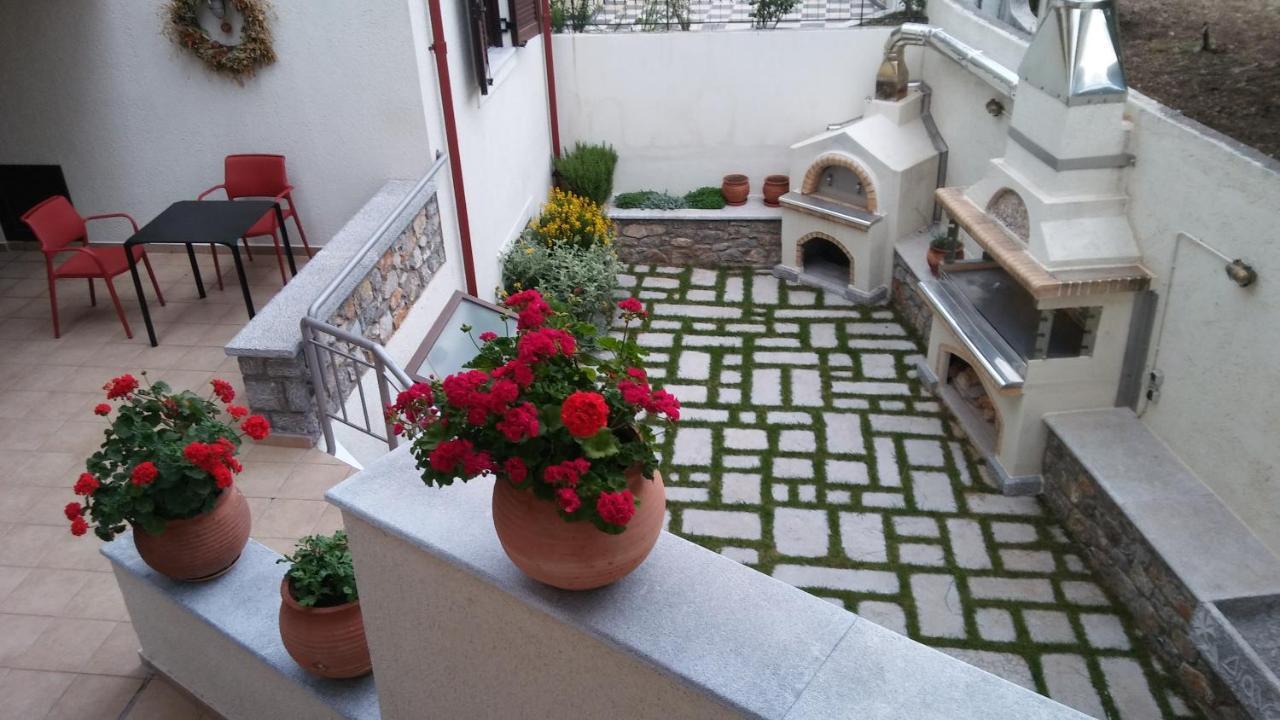 Dianthos Guesthouse Kyriaki ภายนอก รูปภาพ